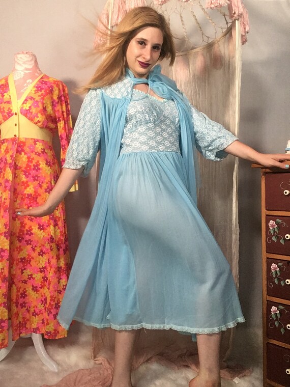 Peignor Set Circa 1950s - image 2