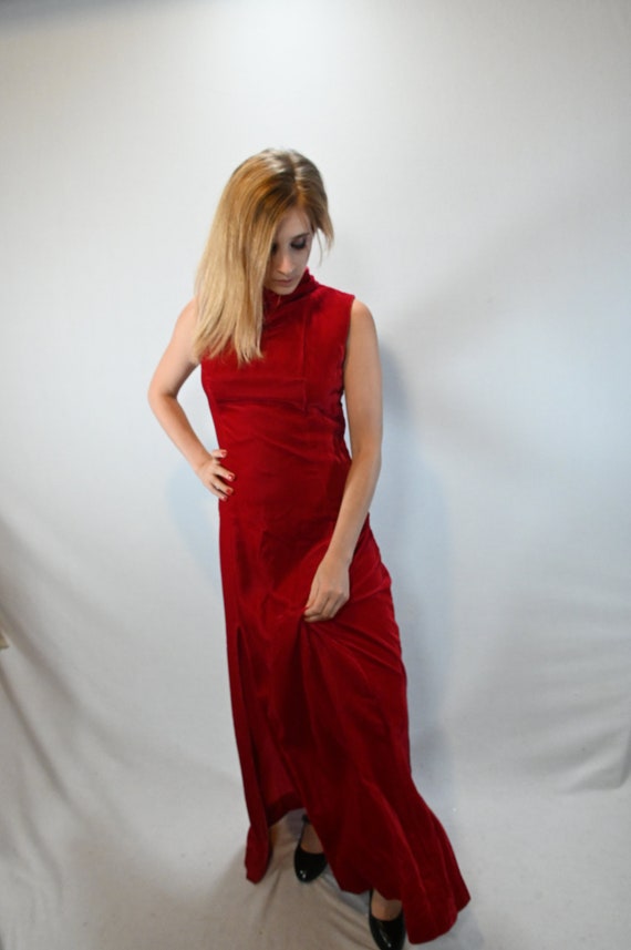 1960s/ 1970s Red Velvet Dress - image 2