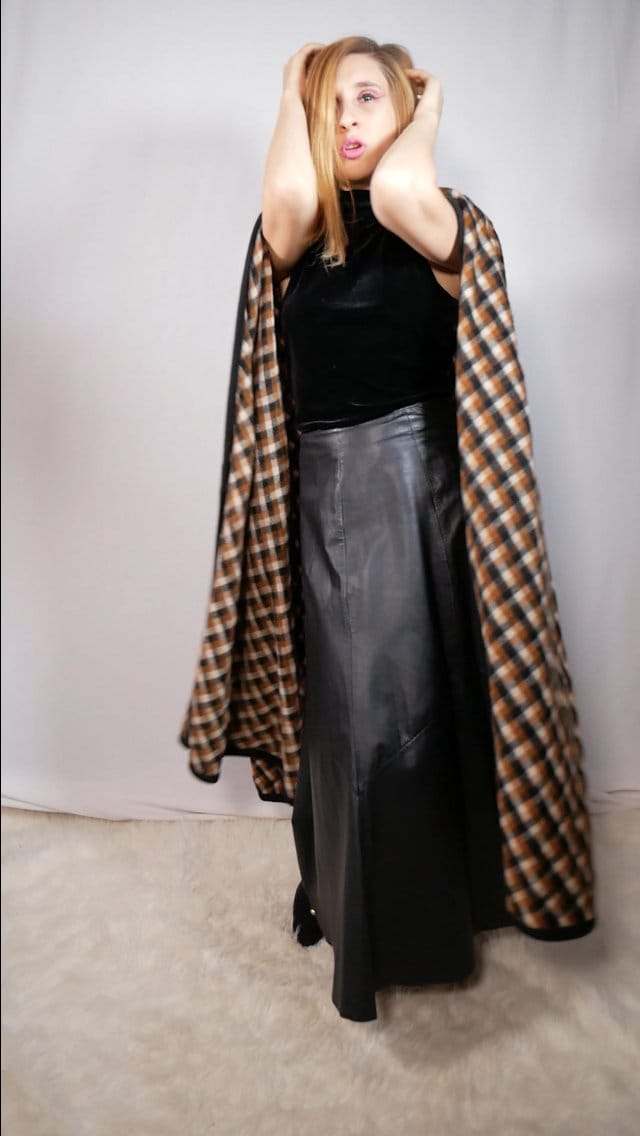 1970s Plaid Wool & Faux Fur Lined Cape | small/medium/large