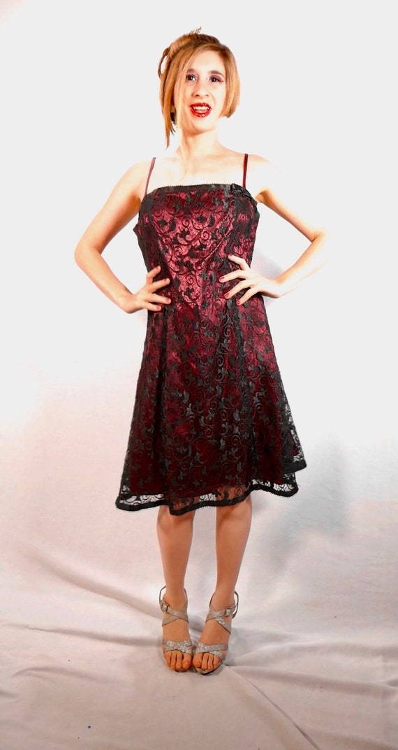 Betsey Johnson Evening Burgundy Lace Dress Size L… - image 1