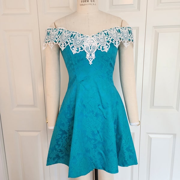 VINTAGE Jessica McClintock Aqua Lace off the Shoulder Knee Length Dress Size 10