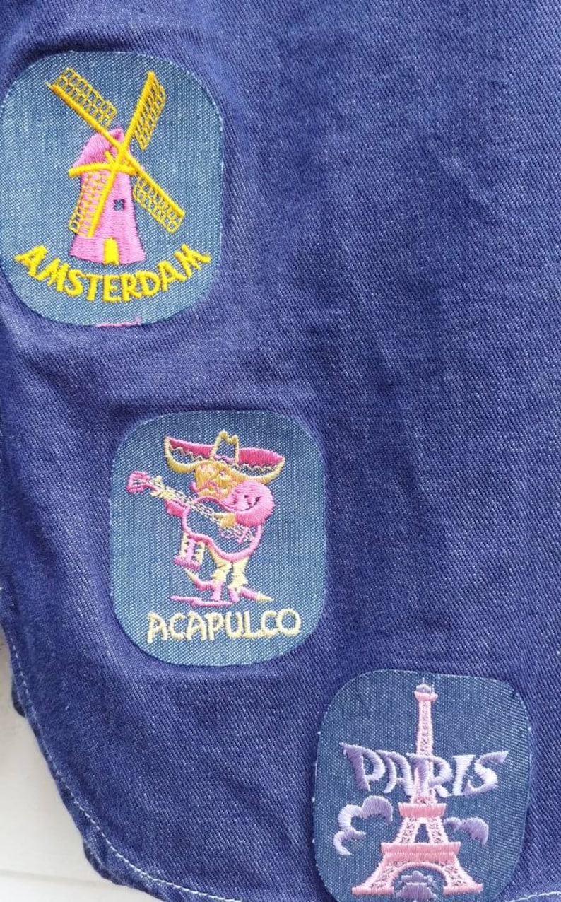 1970s Denim Travel Patch Snap Shirt Vintage 70s Button Down Collared Top Madrid Alcapulco Paris Amsterdam Monte Carlo Patches Medium