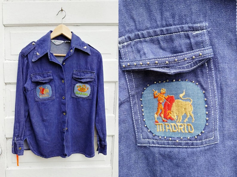 1970s Denim Travel Patch Snap Shirt Vintage 70s Button Down Collared Top Madrid Alcapulco Paris Amsterdam Monte Carlo Patches Medium
