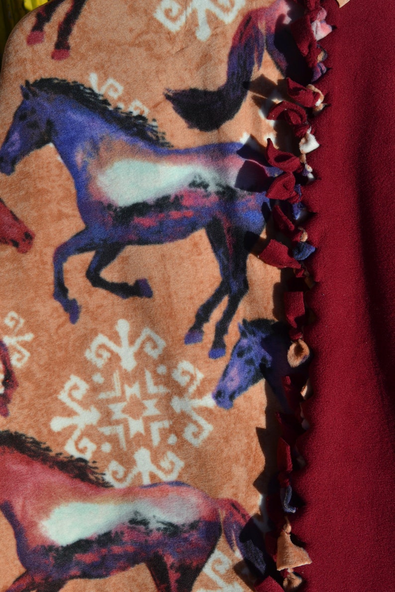 Realistic Watercolor Horse No-Sew Fleece Blanket