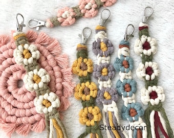 Fleur porte-clés macramé floral, accessoire bohème couleur personnalisé marguerite, joli cadeau de mariage de demoiselle d'honneur