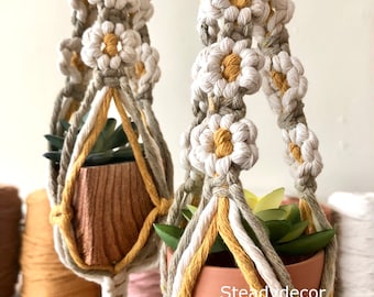 Mini plant hanger macrame flower floral design, small daisy plant holder indoor succulent hanger, boho retro