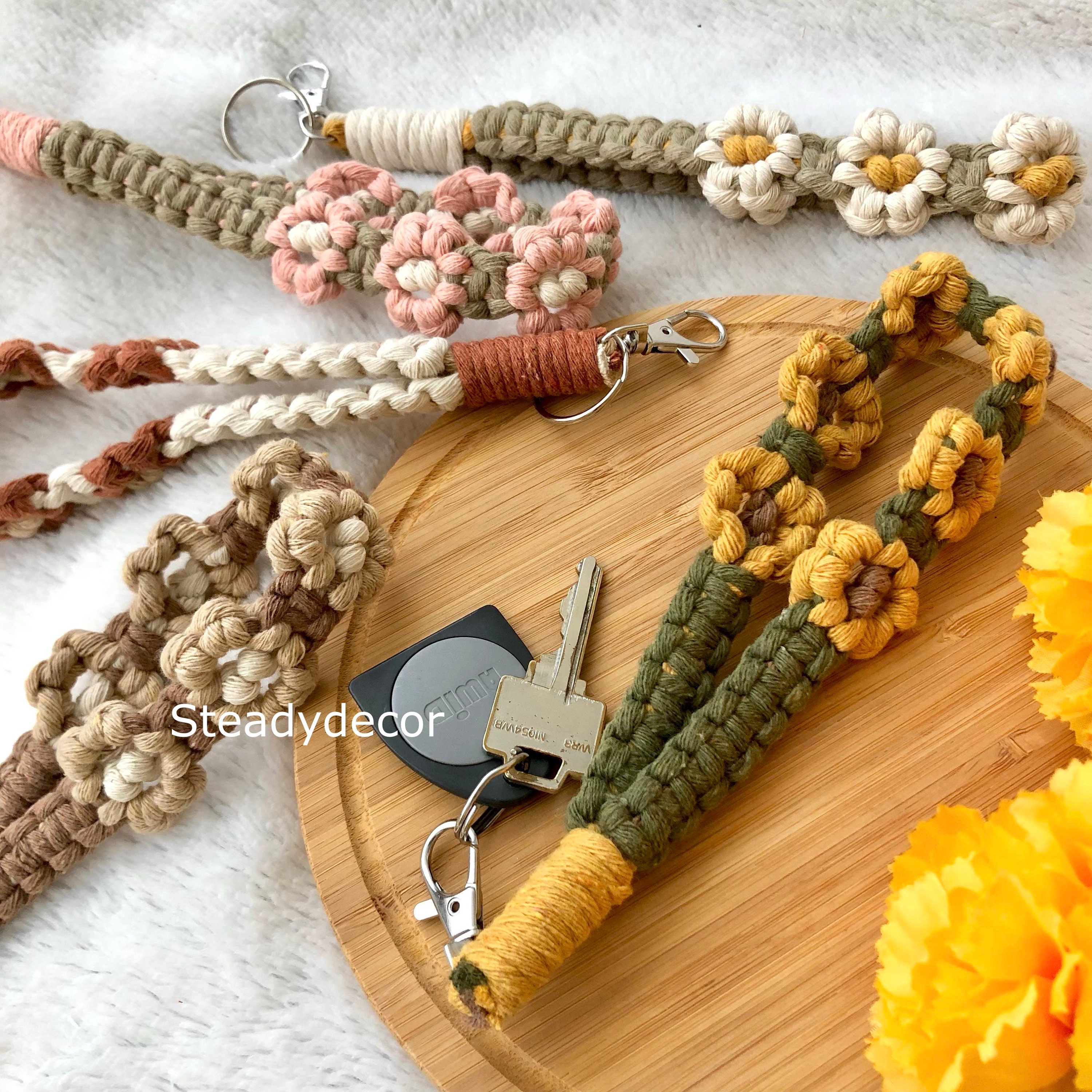 DIY Kit Wristlet Keychain, Macrame Flower Pattern Craft Kit