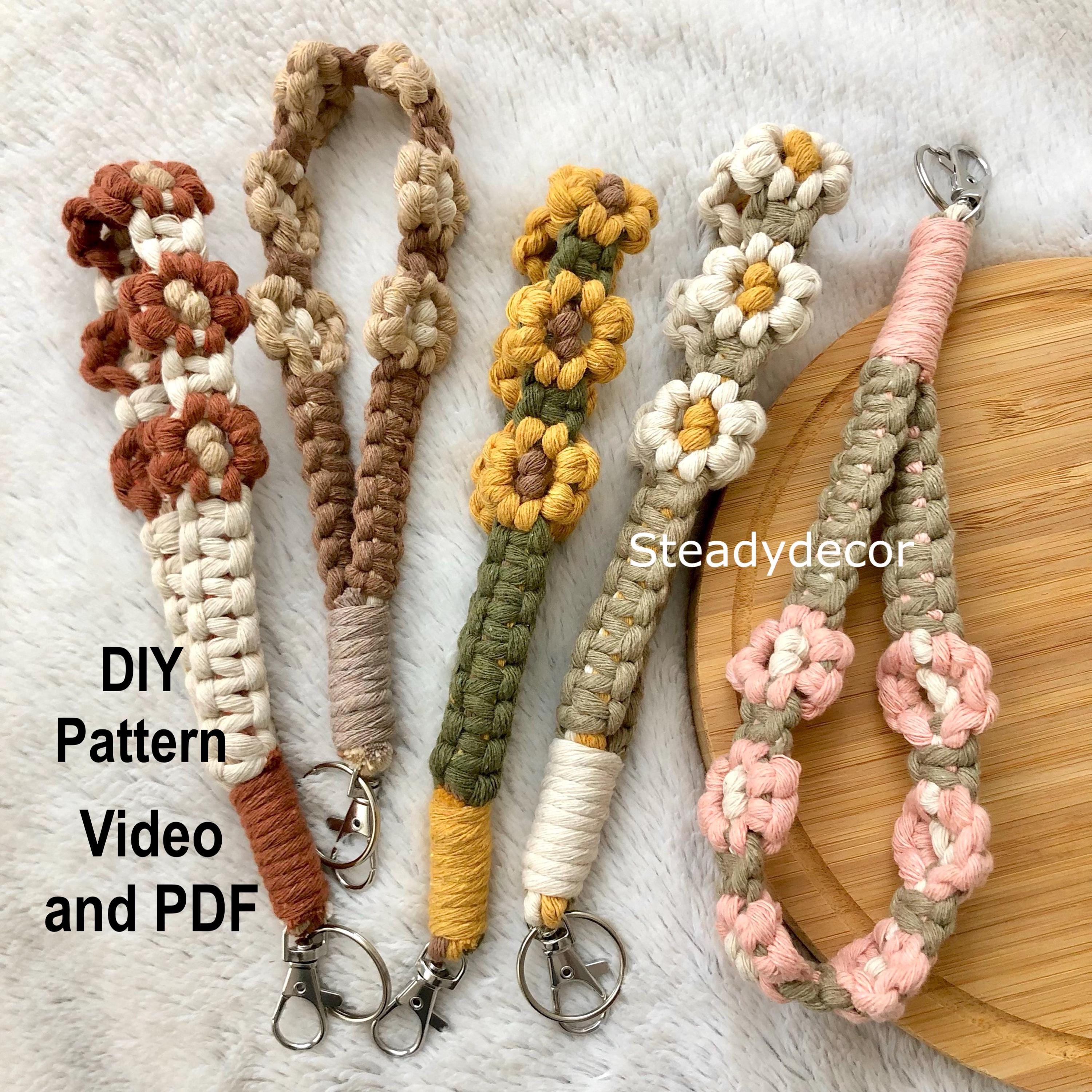 Cordino Da Polso In Macramè Fatto A Mano Stile Boho Con Fiore - Portachiavi Multifunzione Per Donna - Leggero In Cotone - Nero - 4