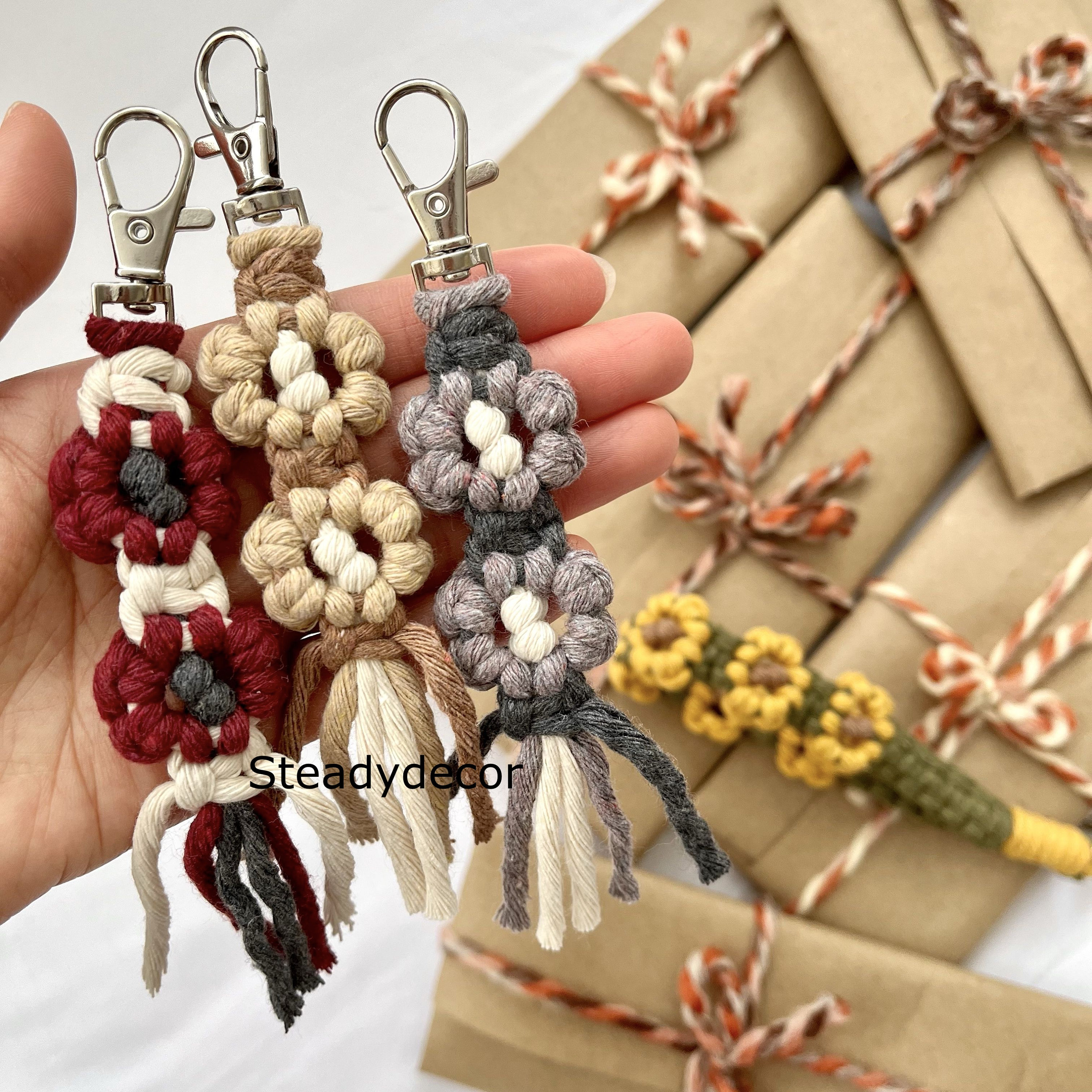 Portachiavi Boho Fai Da Te Con Fiore Intrecciato – Cordino Da Polso In Cotone – Regalo Originale Per Donna