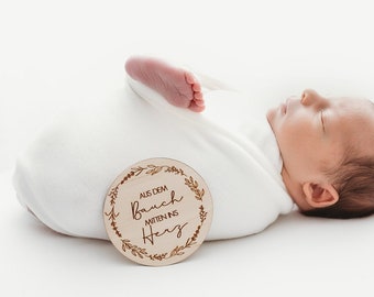 Baby Meilenstein - " aus dem Bauch mitten ins Herz " Shooting Babybauch Newborn props shooting meilenstein aus holz