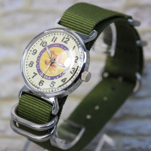 Vintage Soviet watch Pobeda Laika a symbol of the space age 画像 3