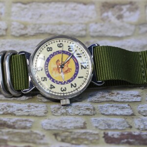 Vintage Soviet watch Pobeda Laika a symbol of the space age 画像 7