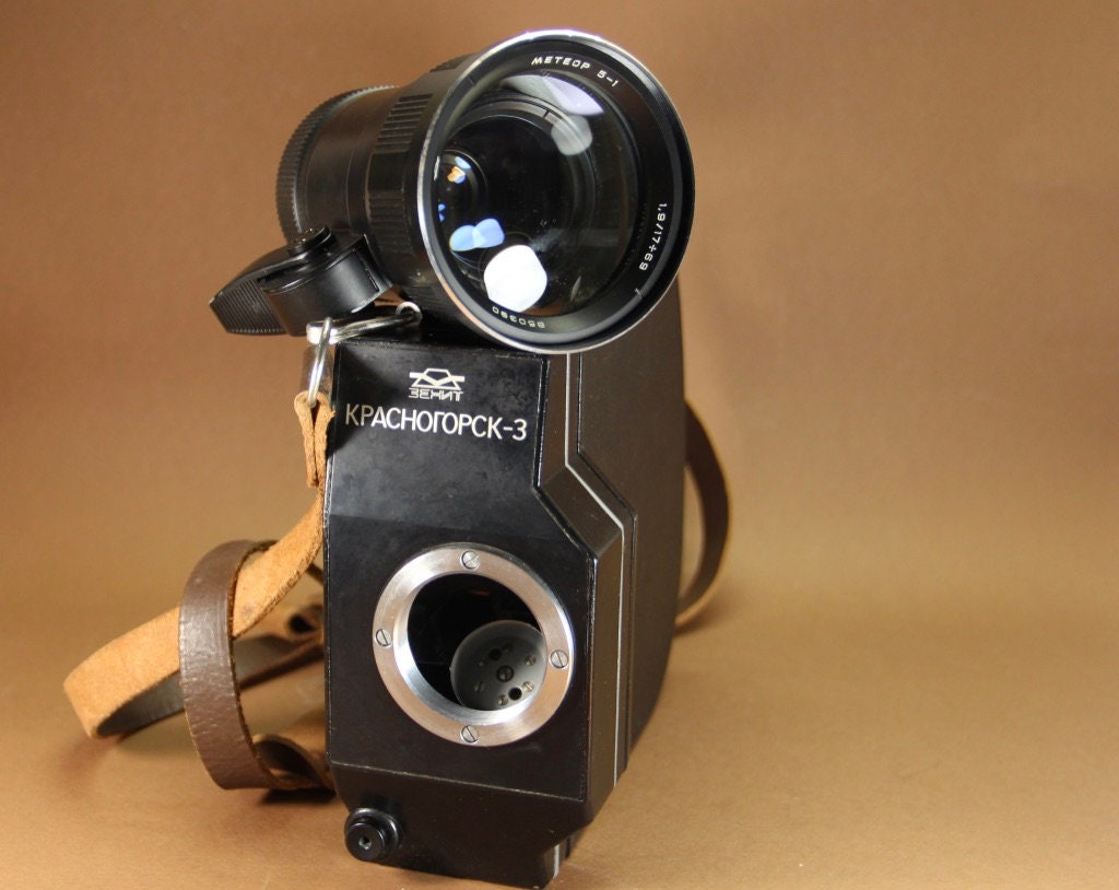 Krasnogorsk-3 16mm Vintage Movie Camera Soviet Lens Meteor 5-1 17 