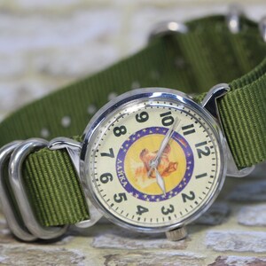 Vintage Soviet watch Pobeda Laika a symbol of the space age 画像 9