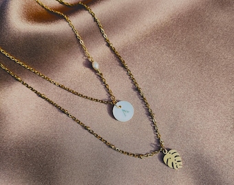 Naszyjnik z 18-karatowego złota z monogramem z masy perłowej i japońskiej perły z liściem monstery, hipoalergiczny i odporny na matowienie