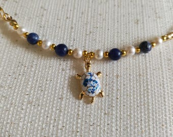 Niebieski i biały naszyjnik z kwiatami, wyjątkowy prezent dla żony, grecki niebieski ocean, perła, prezent, naszyjnik z nadmorskim złotem, kryształem żółwia morskiego, naturalnym kamieniem sodalitem