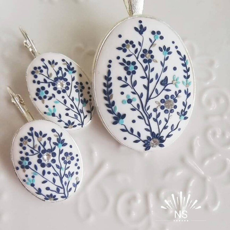 unique design for her vold porcelain Porcelain effect pendant and earrings made with polymer clay applique technique