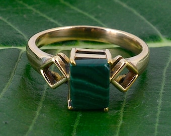Malachite Green Stone Ring, Minimalist Gemstone Ring, Square Stone Ring, Dainty Gold Jewelry, Gift for Her, Modern Statement Ring,  AK-3lc1l
