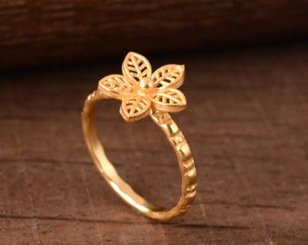 Gold flower ring, blossom ring, stacking rings, bridesmaid gifts, Tiny Flower Ring, 9K 14K 18K Gold Ring, Dainty Floral Band, Flower Jewelry