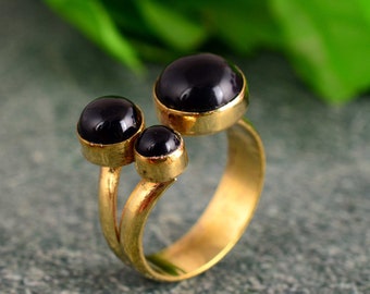 Svart onyx statementring, justerbar ädelstensring, handgjord mässingsring, boho cocktailring, minimalistiska staplingssmycken, present till henne