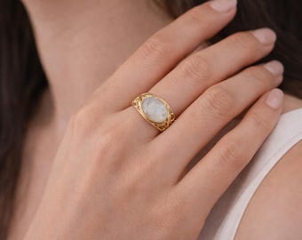 Natural Rutile Quartz Ring, Oval Rutilated Quartz Ring, Gold Statement Ring, Boho Gemstone Jewelry, Vintage Style Ring, Gift for Her