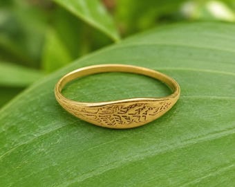 Anillo de latón con baño de oro y diseño de flor y hoja, delicado anillo floral, anillo botánico minimalista, joyería inspirada en la naturaleza, regalo para ella, anillo bohemio