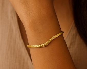 Hammered Gold Cuff Bracelet, Minimalist Open Bangle, Dainty Gold Bracelet, Textured Gold Cuff, Adjustable Boho Bracelet,  Gift for Her