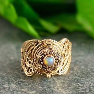 Opal Gift Ring Gold, Vintage Locket Statement Ring, Boho Filigree Opal Ring, Geheimfach Ring, handgemachtes Geschenk für sie
