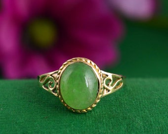 Green Jade Ring Gold, Natural Green Gemstone Ring, Vintage Oval Stone Ring, Boho Statement Ring, Healing Crystal Jewelry, Gift for Her
