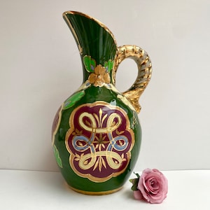 Vaso de cerâmica esmaltado antigo: jarra floral verde belga da década de 1930