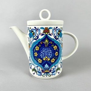 Cafetière ou Théière Villeroy et Boch Collection Izmir, Luxembourg, 1973 | Théière en porcelaine Vitro motif Izmir | cafetière en porcelaine vintage