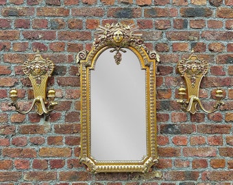 Ensemble de bougeoirs muraux à double branche et miroir Franklin Mint par Vincenzo Fancelli Espagne Années 1989 | Appliques de style Louis XIV en laiton vintage