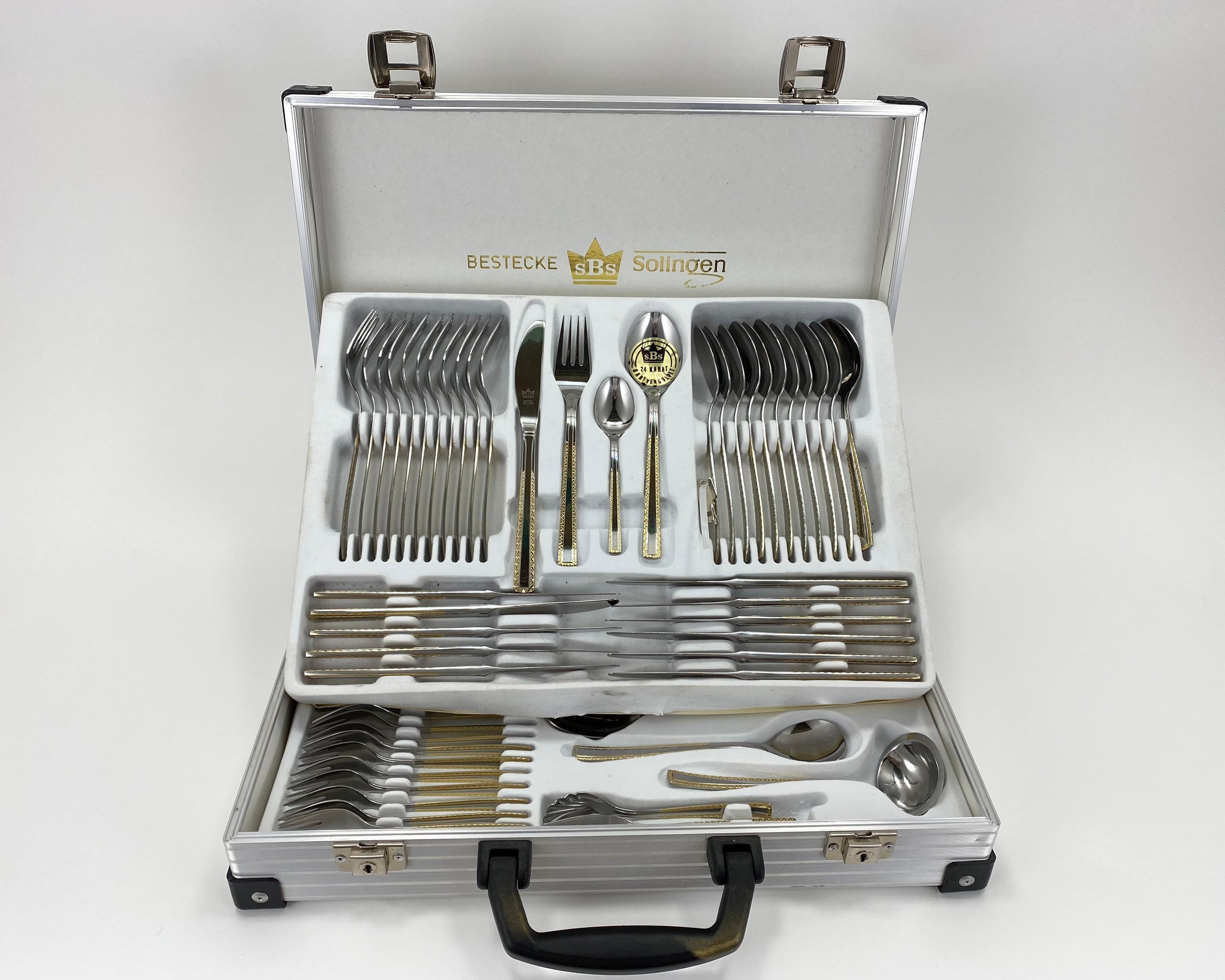 Furniture Complete Elegant Regency Line 5Piece Flatware Serving Set by