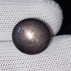 Natuurlijke grijze ster robijn cabochon | Grijze sterrobijn cabochon voor ring (20,70 kt en 15 x 14 x 09 mm)