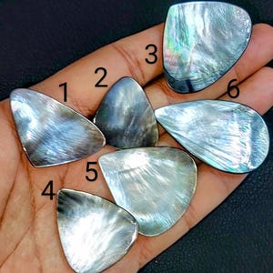 Natural Mother of pearl shell cabochon , MOP shell , blister shell cabochon