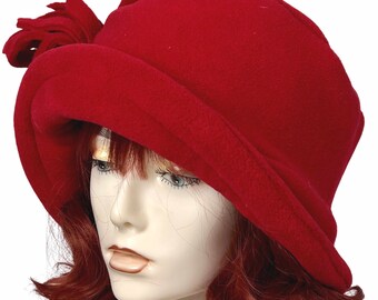 Levendige rode hoed, hoogwaardige fleece, zachte, warme, stijlvolle hoed, gezellige modieuze dames winter levendig rode emmerhoed