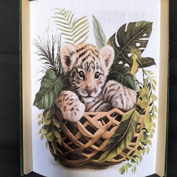 Baby Tiger in Basket Photo Strip Pattern, Fore-Edge Book Art, Tiger