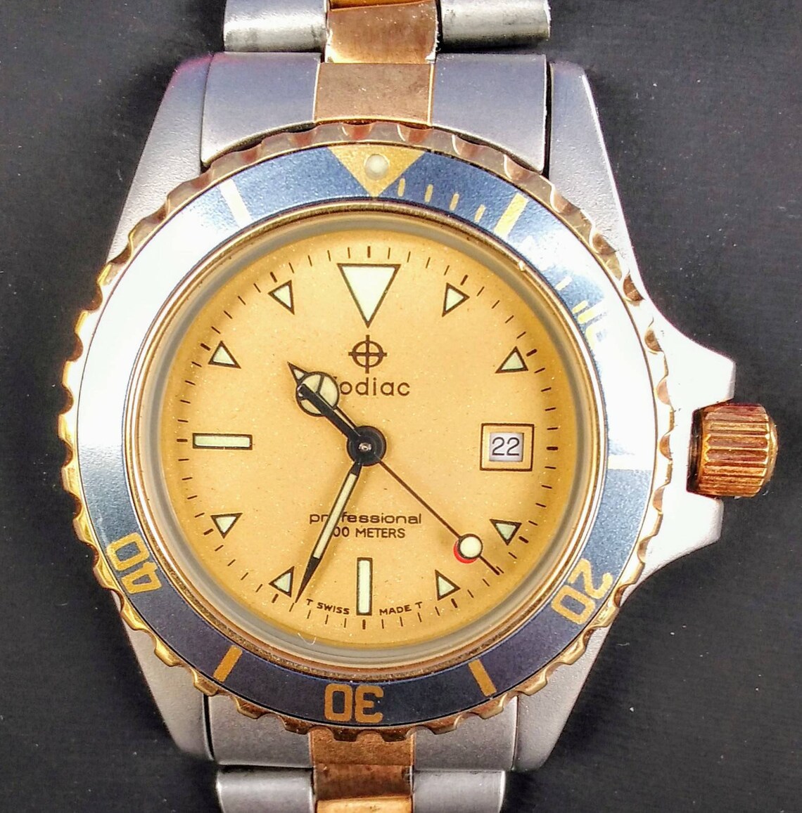 Zodiac 200M Red Dot Professional Dive Watch Swiss Made in mint Etsy