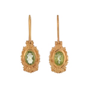 Arete de plata de ley con peridoto vermeil de oro de 14 quilates