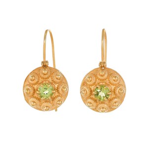 Arete de plata de ley con peridoto vermeil de oro de 14 quilates