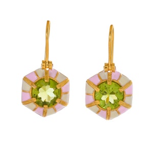 Pendiente esmaltado con peridoto vermeil en oro de 14 quilates sobre plata de ley