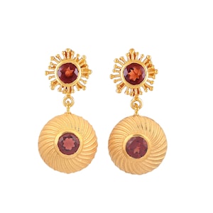 Brinco Garnet 14K em ouro vermeil sobre prata esterlina