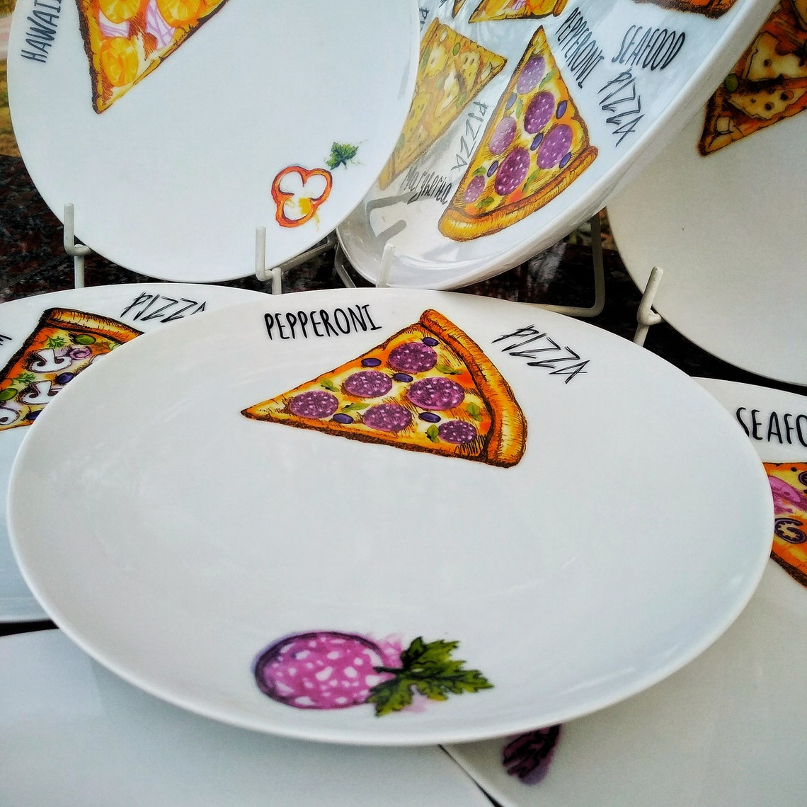 A set of ceramic pizza plates. A large dish 6 plates. Etsy