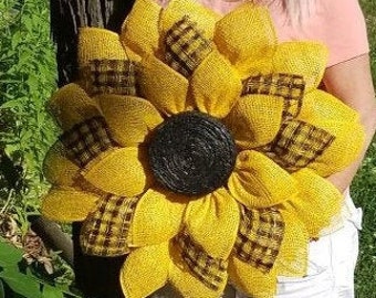 Sunflower wreath, Yellow and black, bright door wreath, house door flower wreath, beautiful yellow and black burlap Sunflower shaped wreath