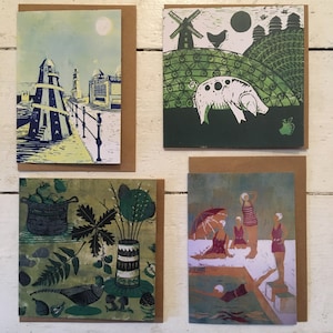 Confezione da 4 carte! Taglio di linoleum di Cath Deeson. Belle ragazze al bagno di Helter Skelter. Maiale di piccola azienda Oast house Kent