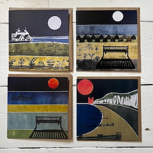 Jeu de 4 cartes côtières. Tiré des linogravures originales de Cath Deeson Seaside Thanet Kent Whitstable Herne Bay reculver towers Broadstairs
