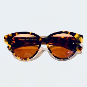 Óculos de sol vintage tartaruga marrom dos anos 90