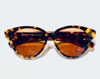 Vintage 90s Brown Tortoise Sunglasses
