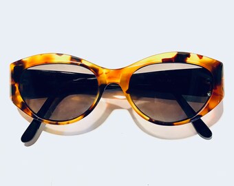 Vintage 90s Brown Tortoise Sunglasses