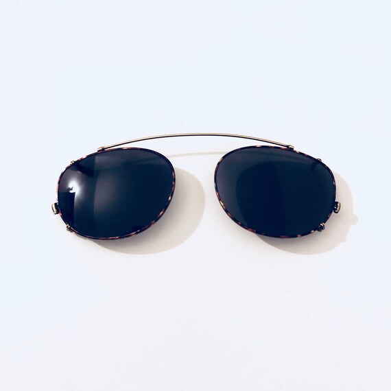 Vintage Round Clip on Sunglasses with VINTAGE 40S SUNGLASSES brown glass lens